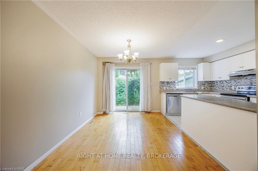 Dining room/kitchen