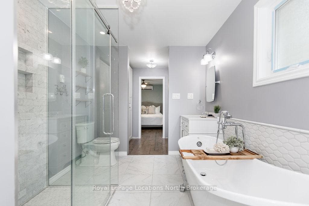 44 STROUD Crescent photo 24