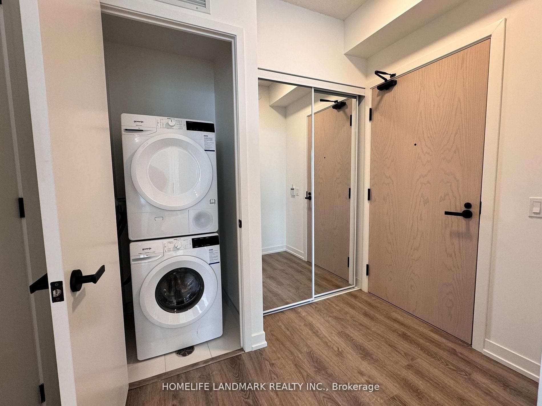 8 Interchange Way Unit 2215 photo 8