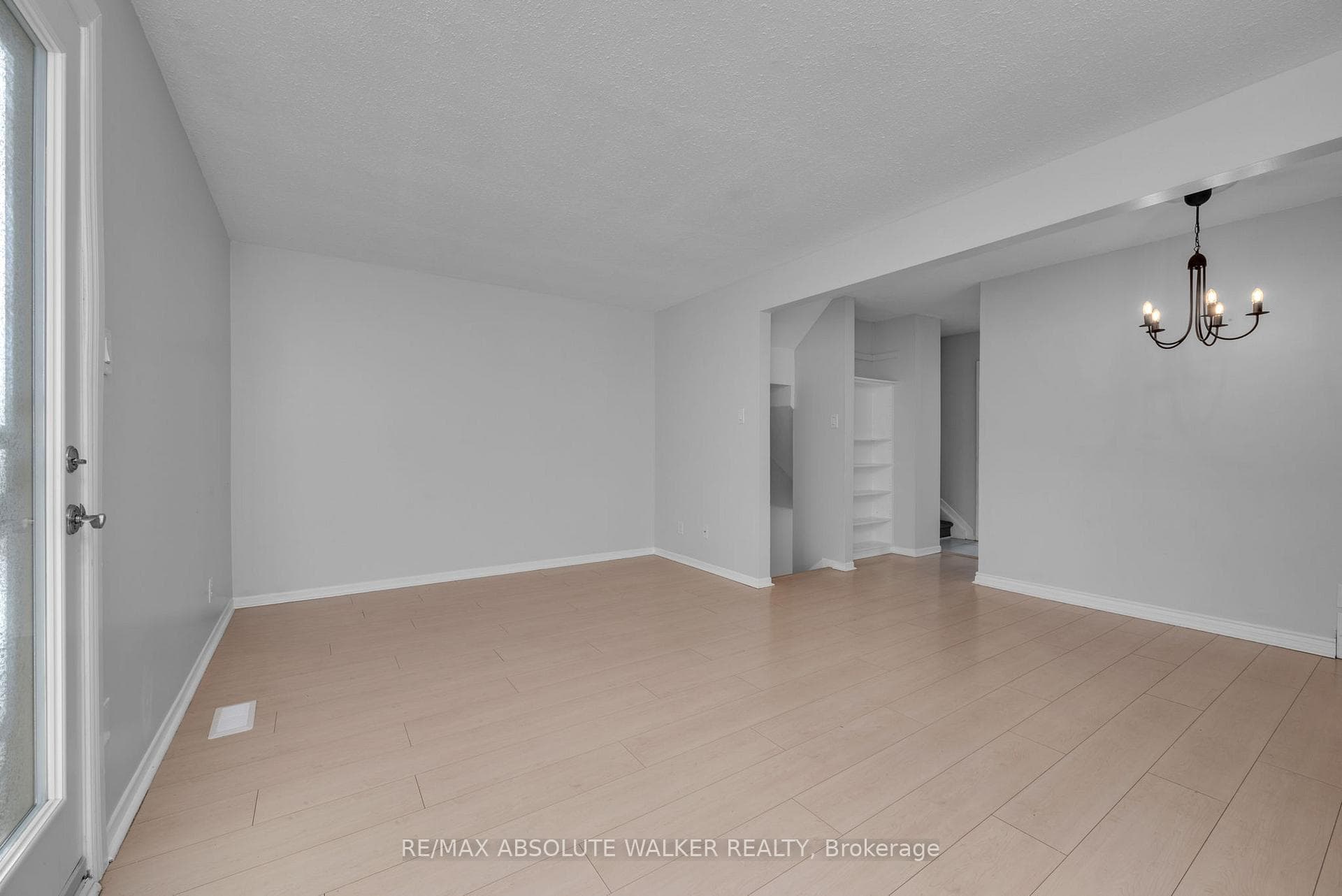 23 Mcclintock Way Unit 102 photo 8