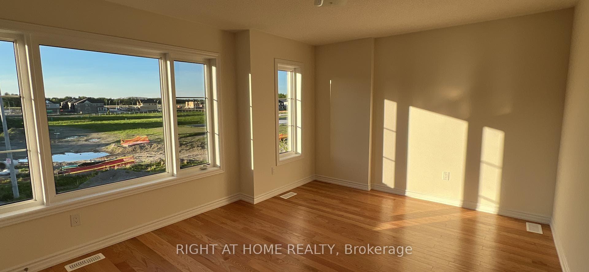 108 Nottingham Road Unit upper photo 6