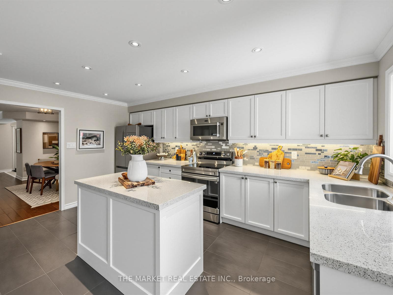 227 Gatwick Drive photo 16
