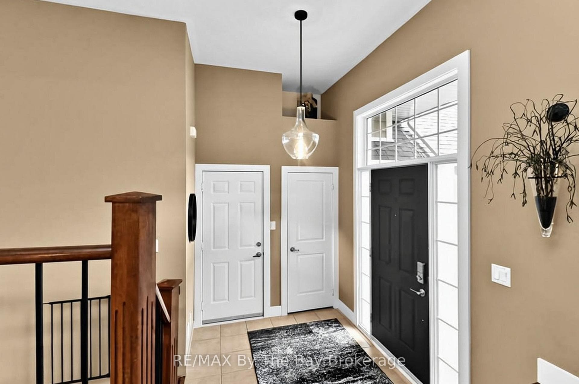 7 Downer Crescent photo 9