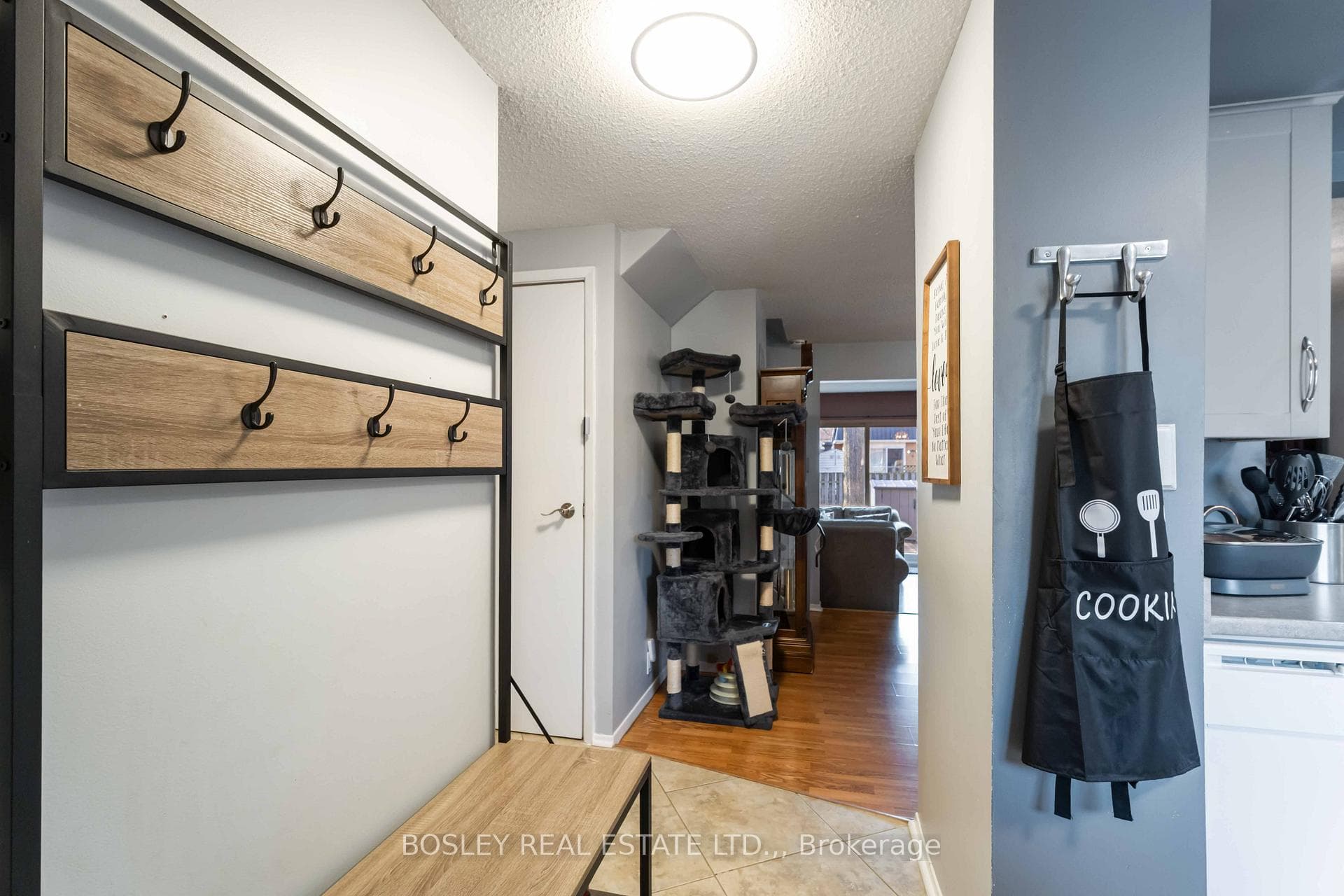 50 LAKESHORE Road Unit 61 photo 8