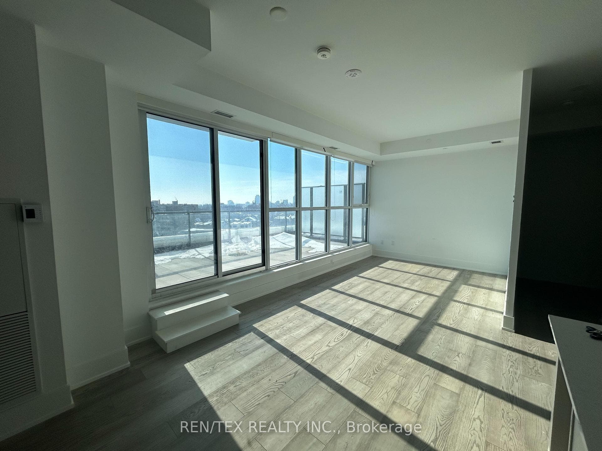 1063 Douglas Mccurdy Common Unit 706 photo 5