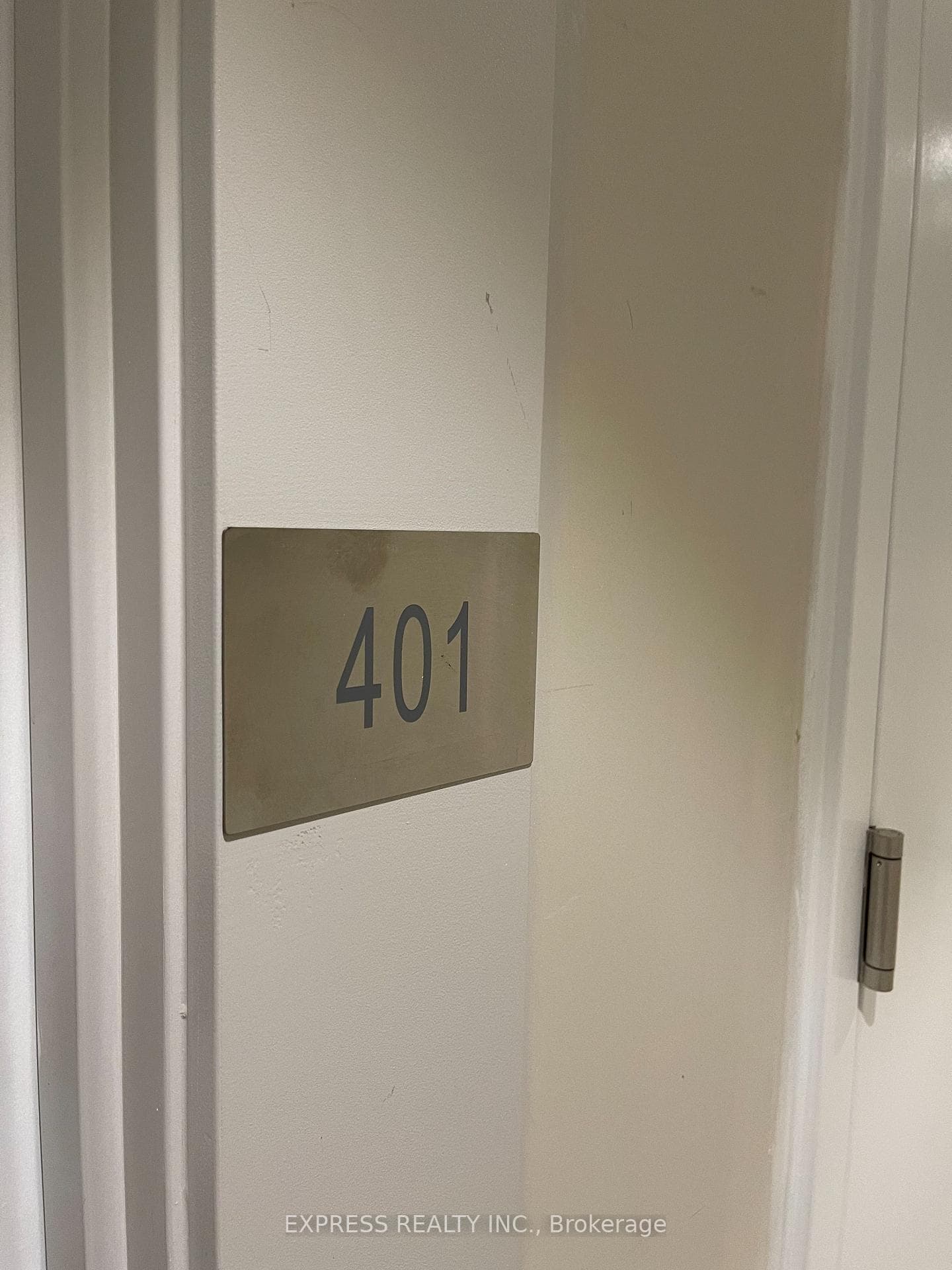99 Broadway Avenue Unit 401 photo 9