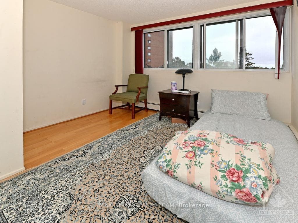 2650 SOUTHVALE Crescent Unit 205 photo 15