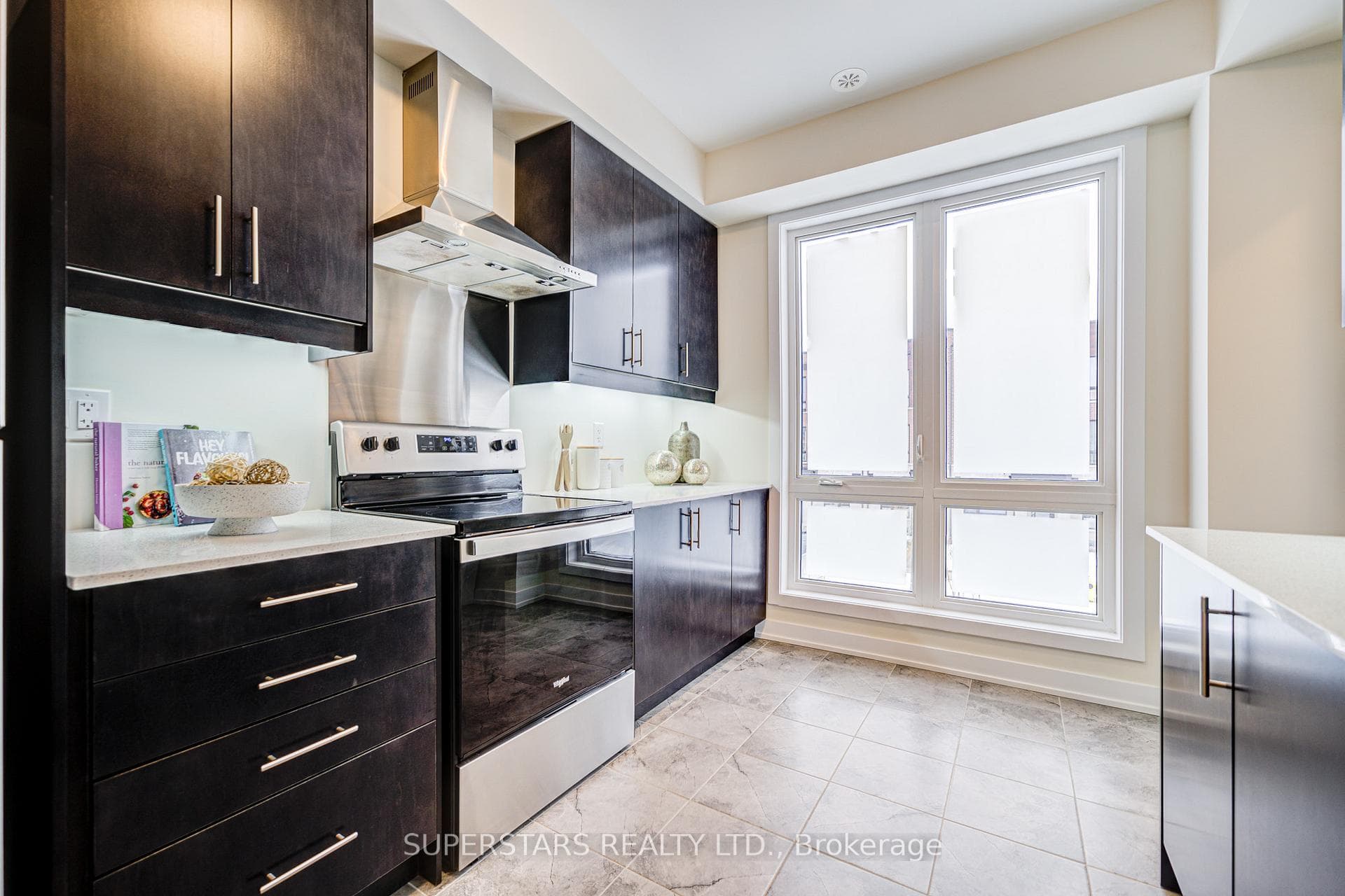 100 Stauffer Crescent photo 10