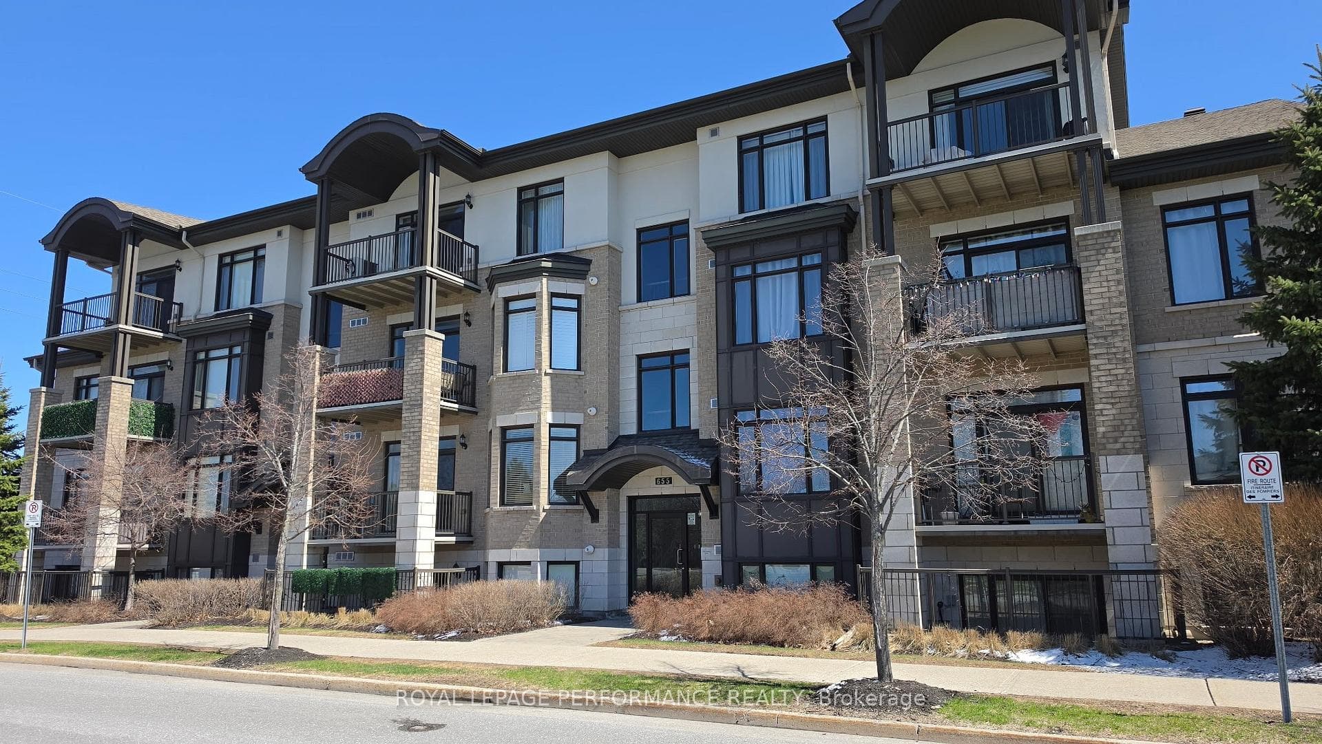 655 Beauparc Private Unit 101 photo 2