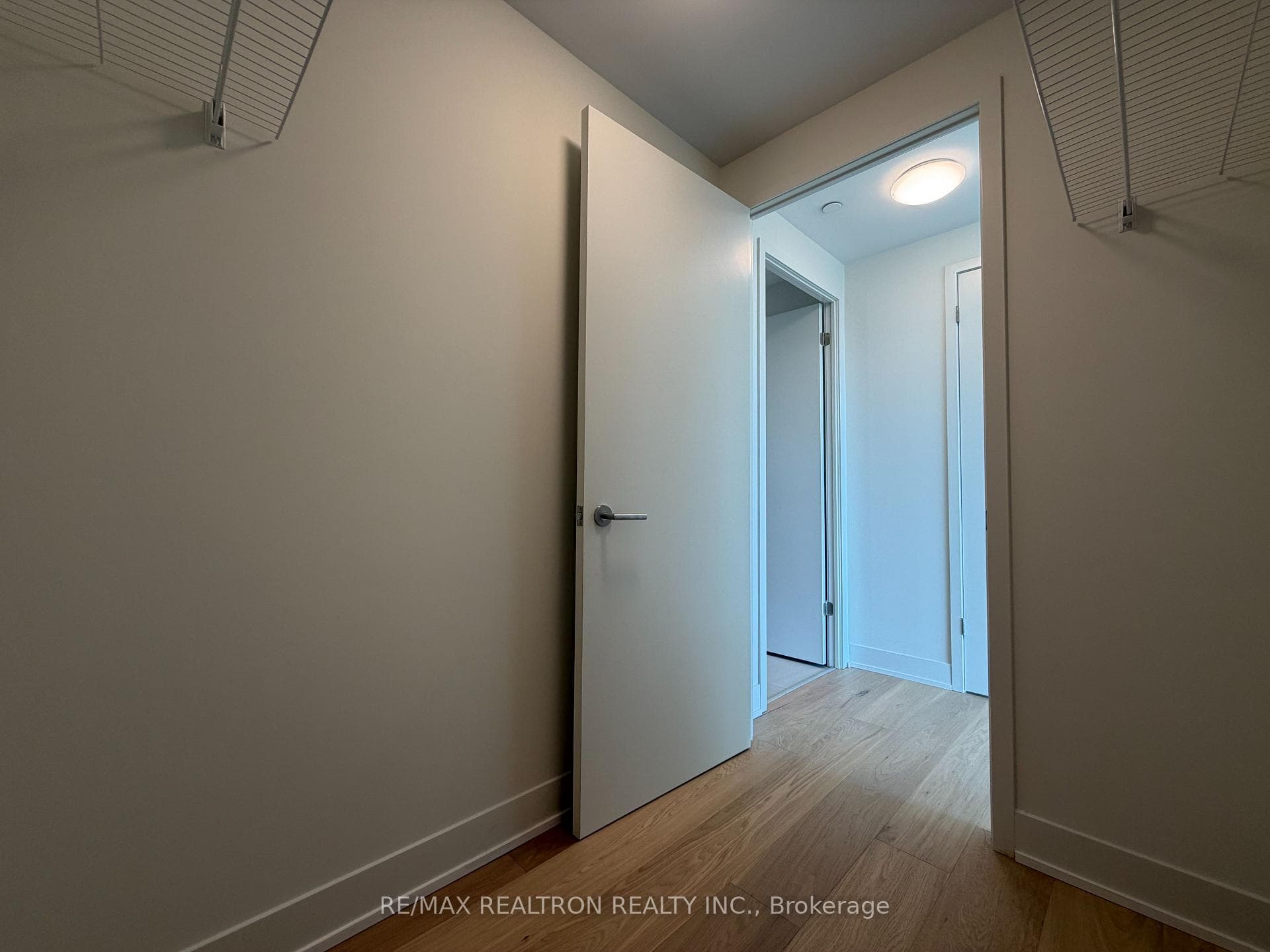 322 Dupont Street Unit 502 photo 20