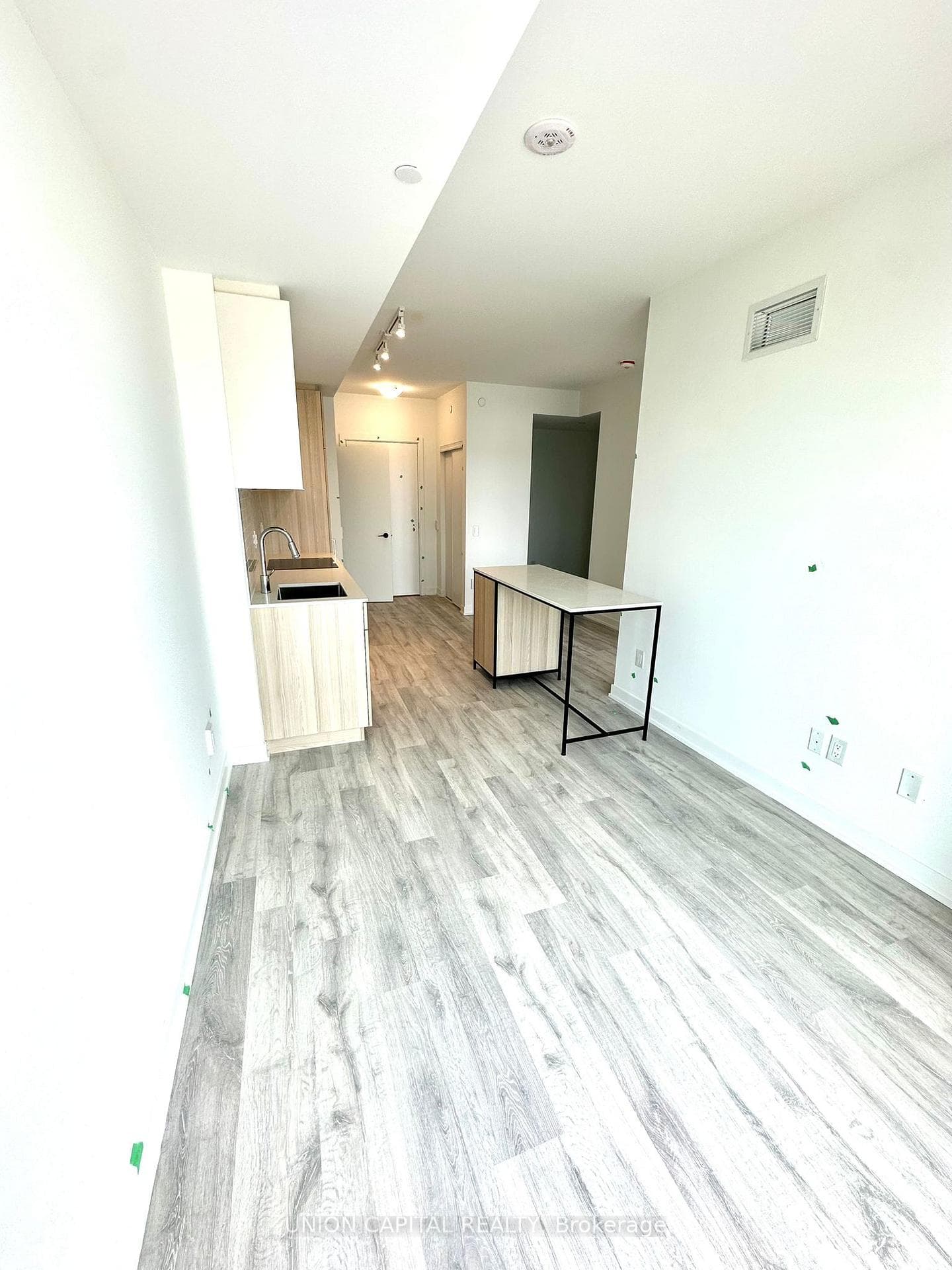 215 Lakeshore Road Unit 523 photo 19
