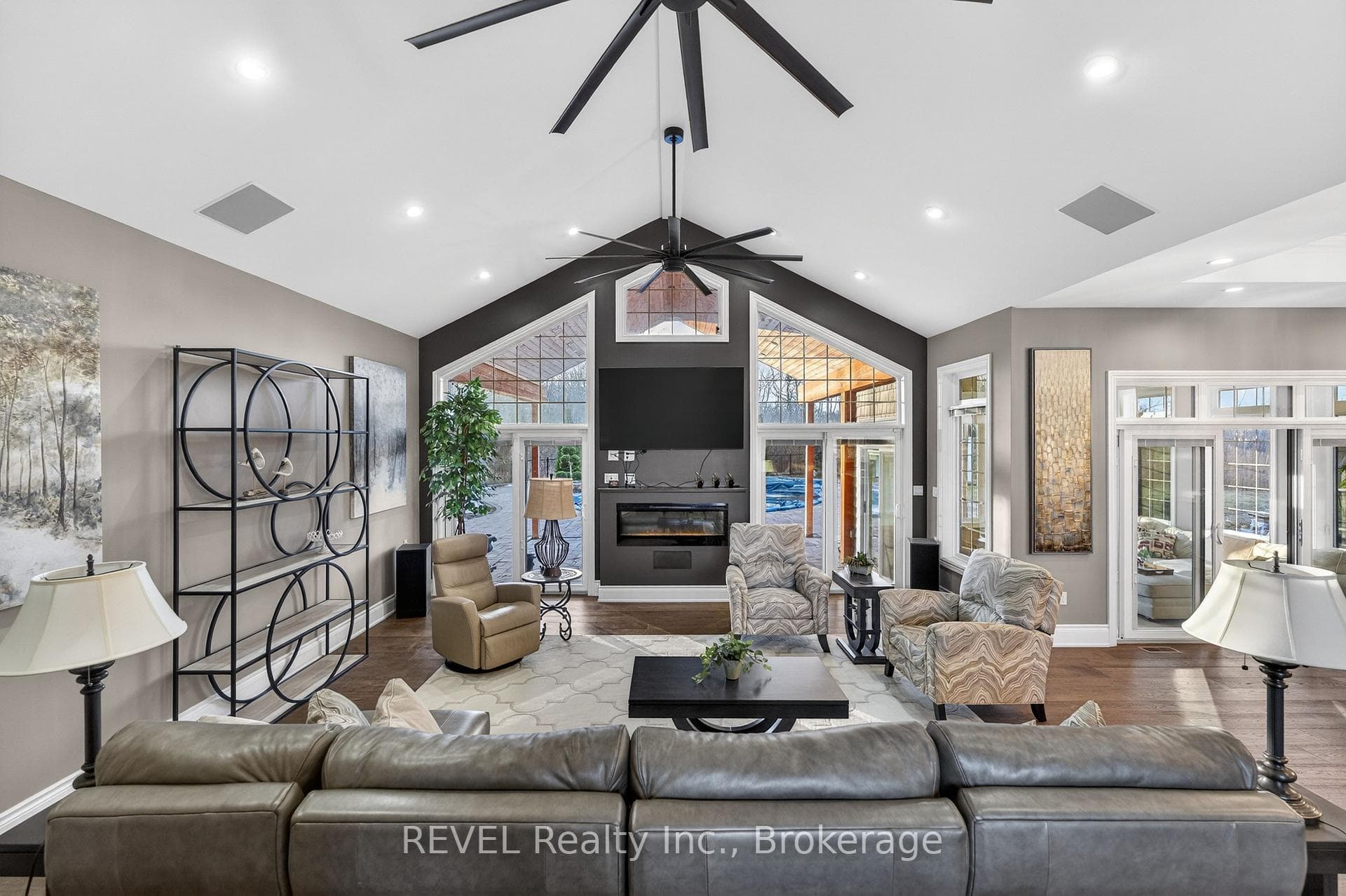 1041 Oakhill Boulevard photo 11