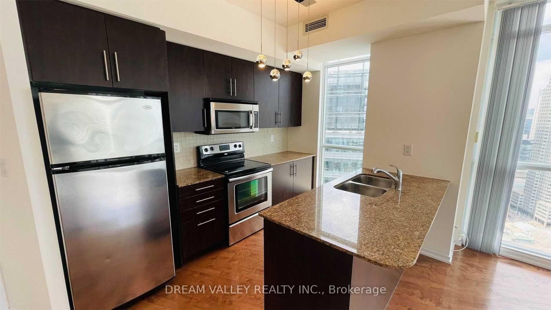 65 Bremner Boulevard Unit 3908 photo 11