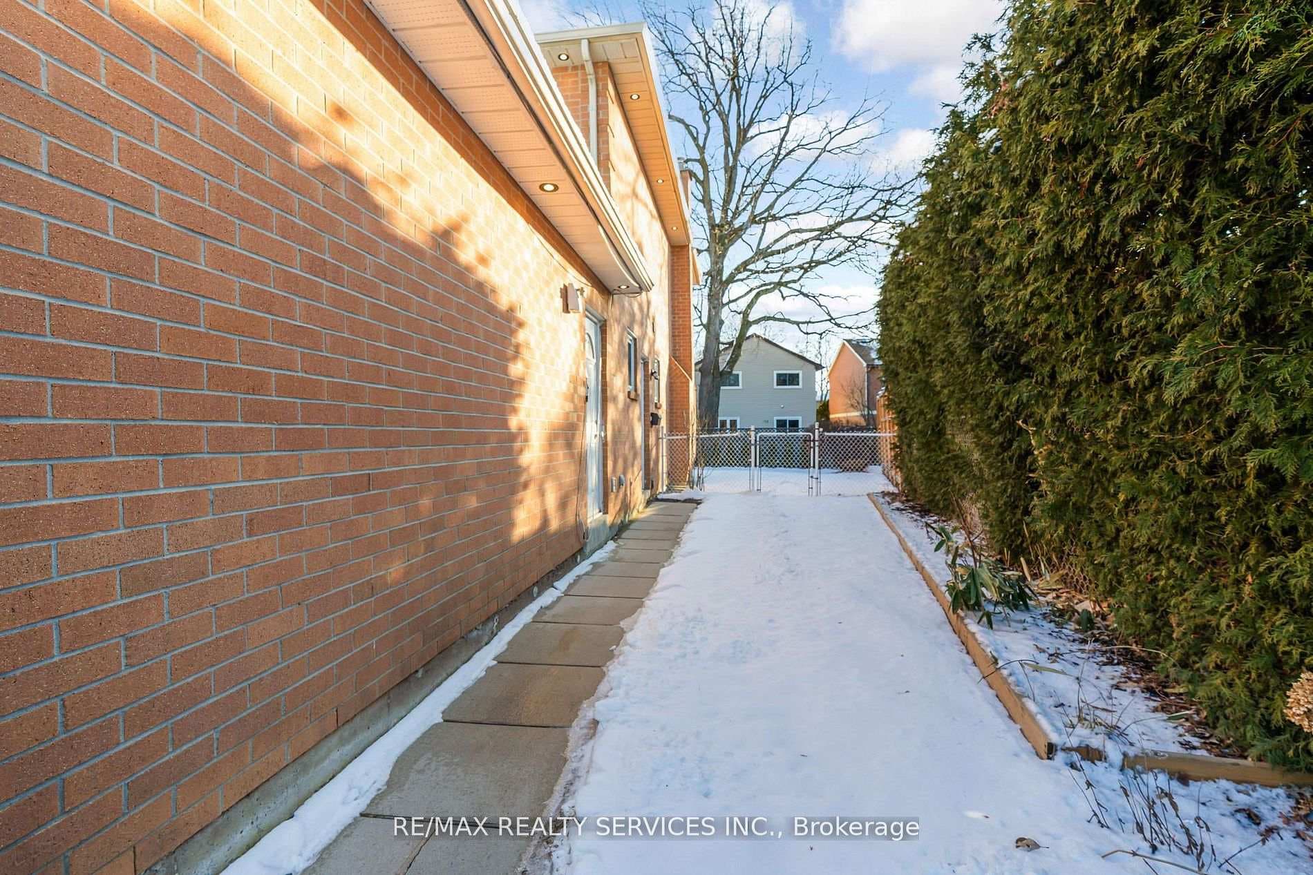 18 Creekview Court photo 47