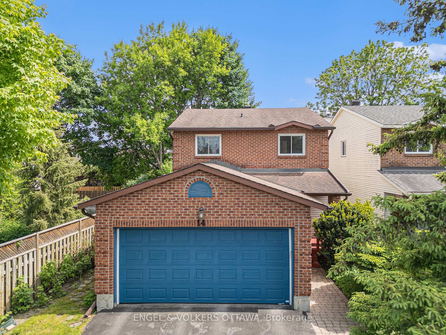 14 Farm Gate Crescent photo 1