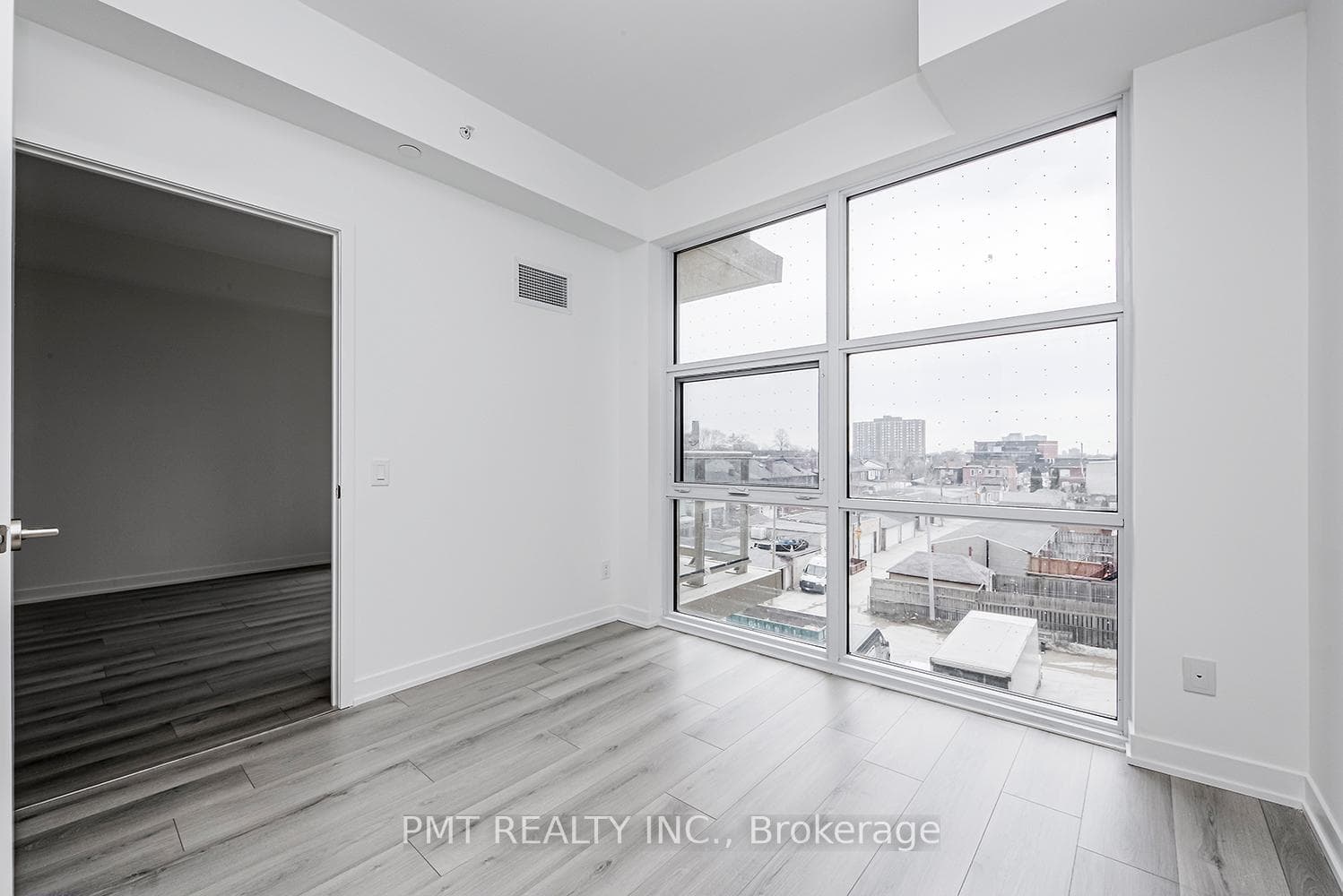 1787 St. Clair Avenue Unit 403 photo 8
