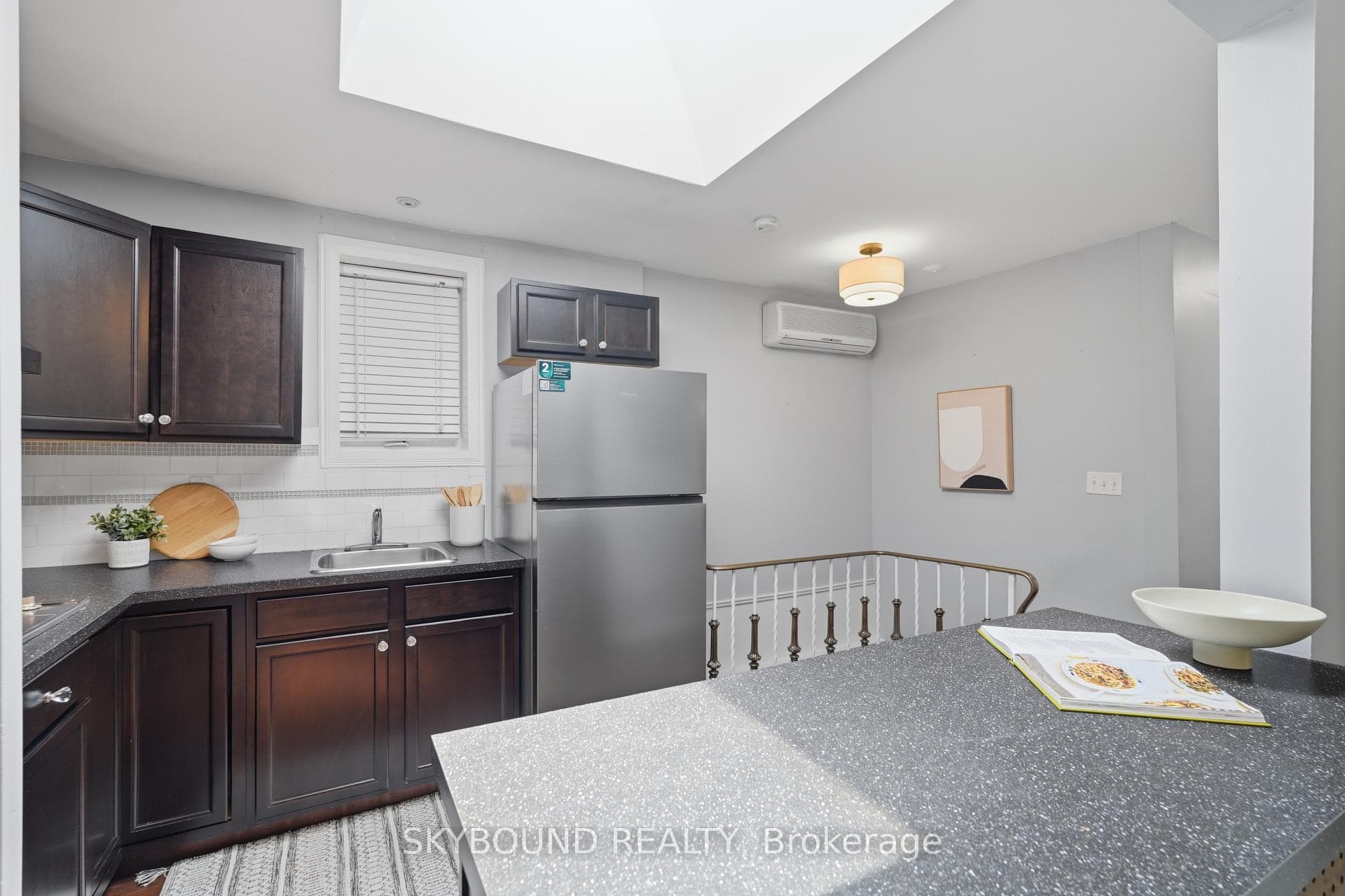 358 Silverthorn Avenue photo 15