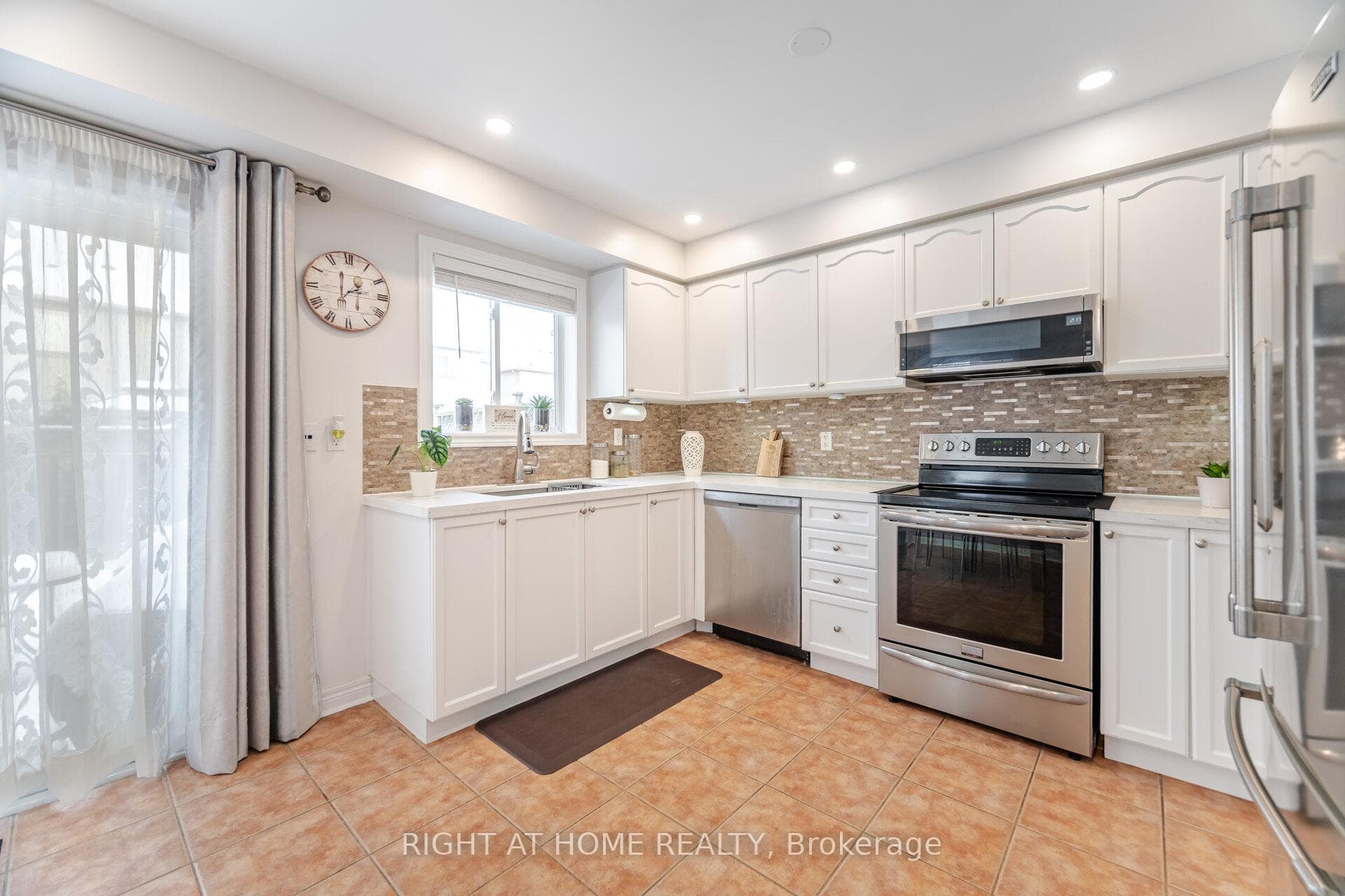 1071 Kennedy Circle photo 10