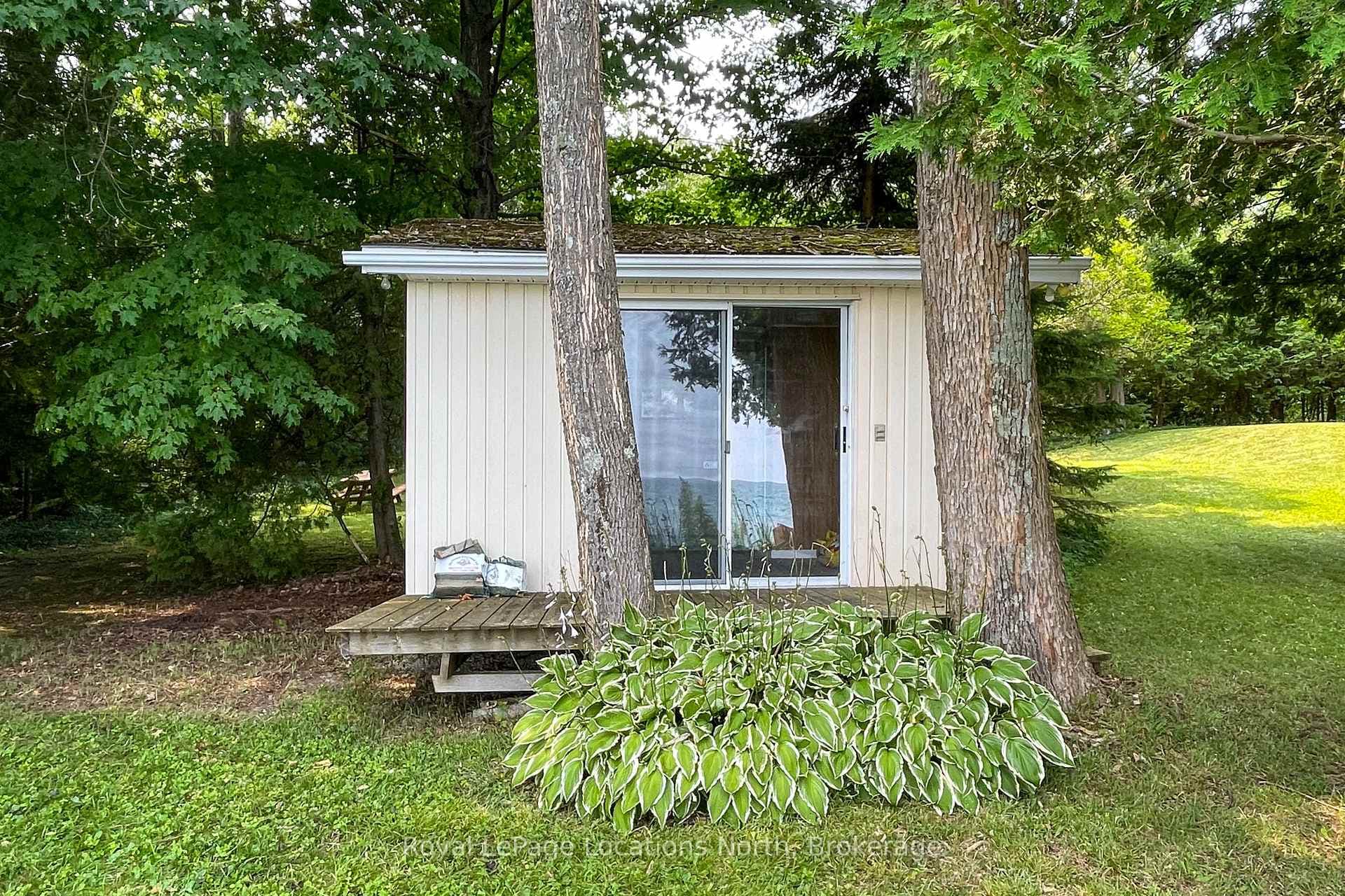 Bunkie with 2 piece bath