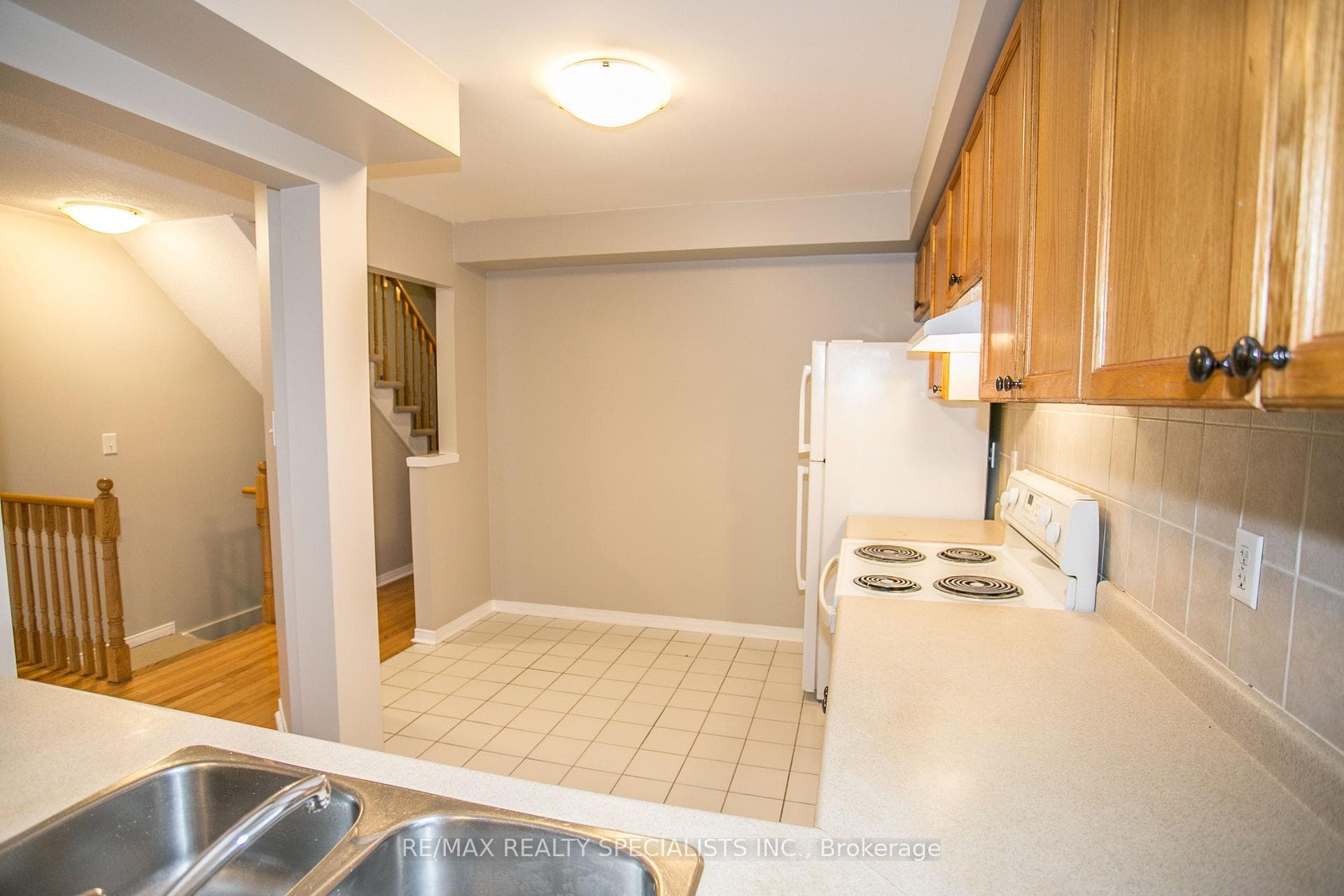 98 Joymar Drive photo 10
