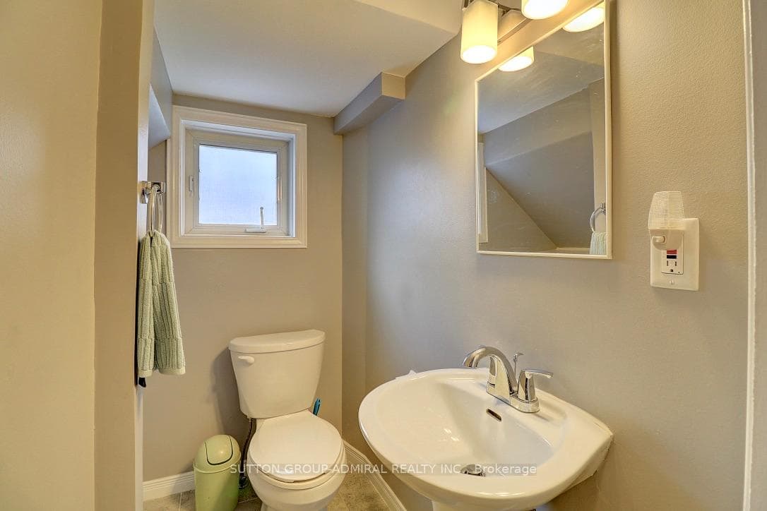 284 Richmond Street photo 15