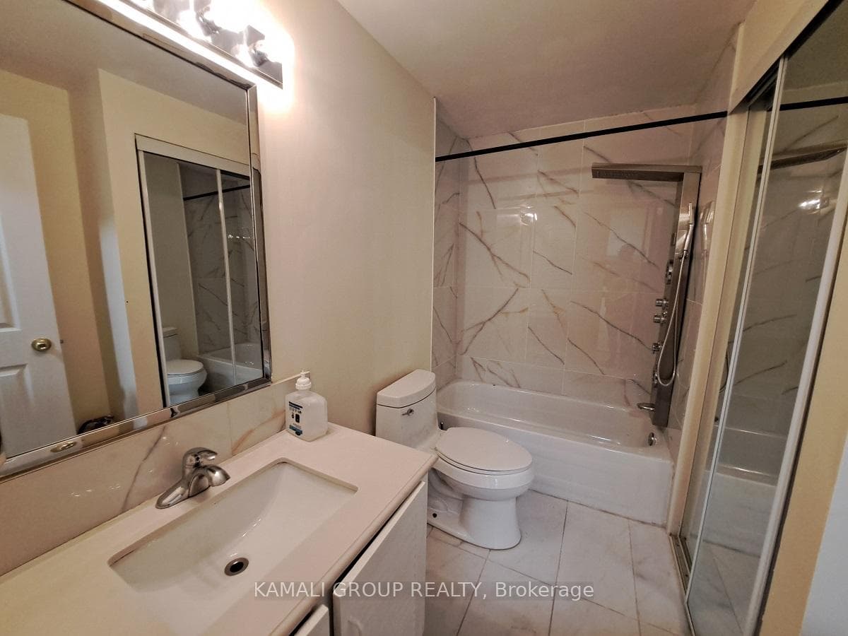 262 John Garland Boulevard photo 17