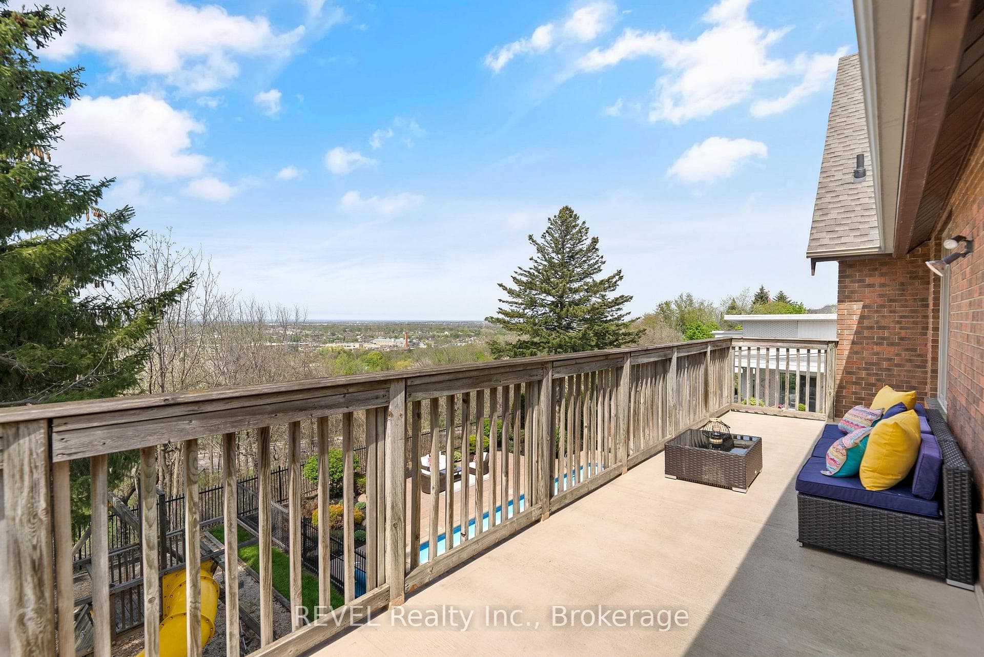 35 CLEARVIEW Heights photo 27