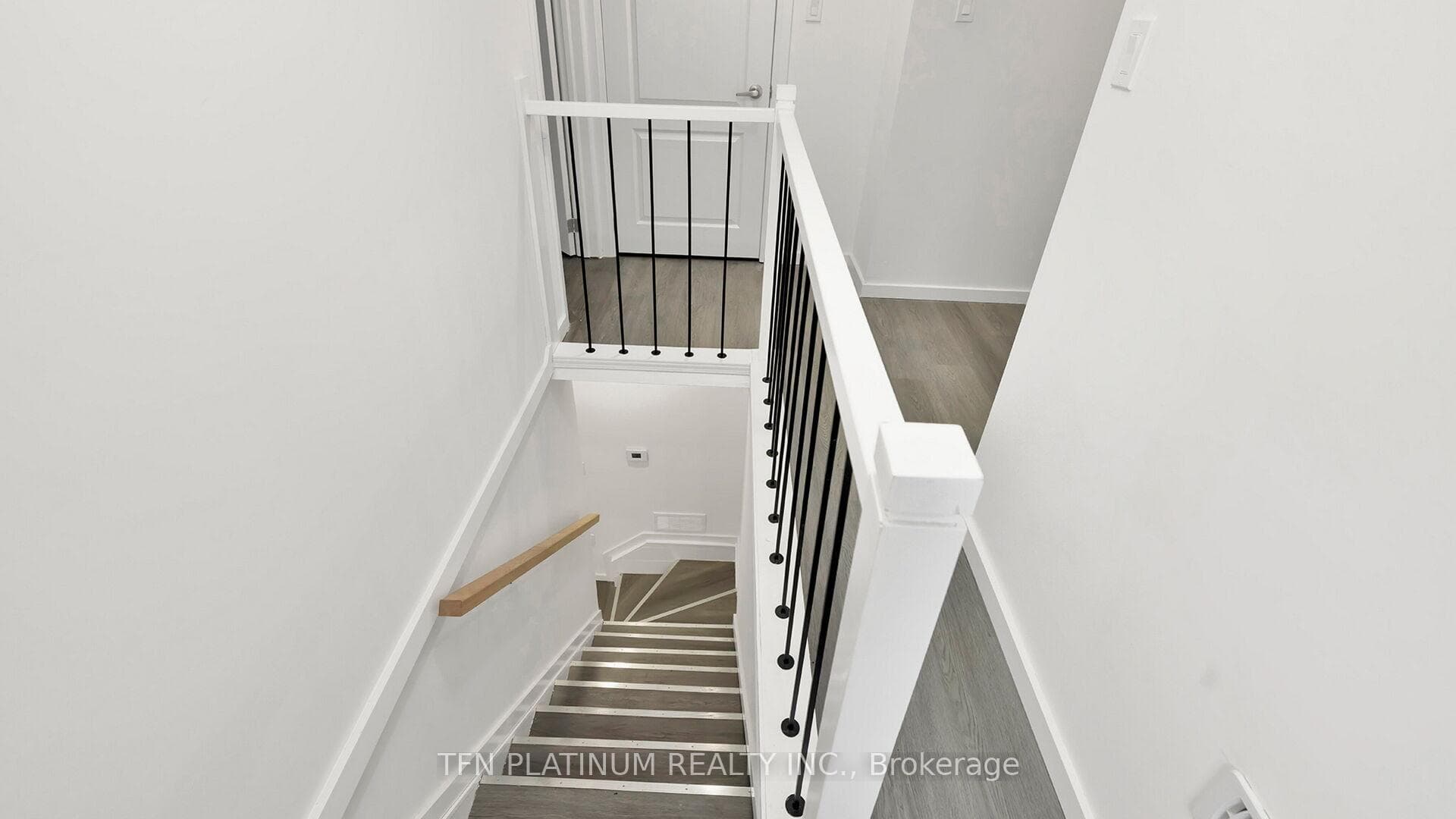 229 Queen Street Unit 02 photo 20