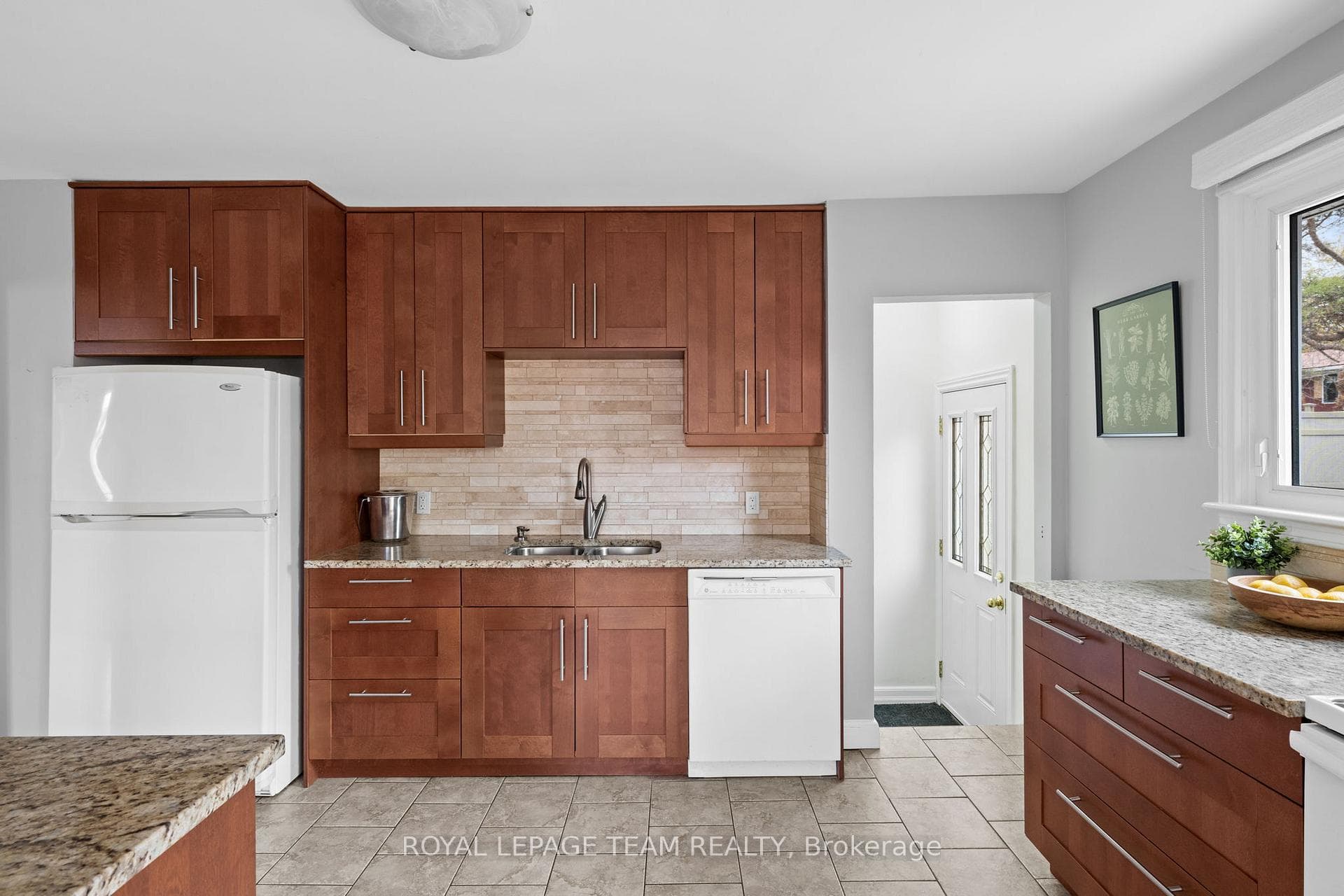 1266 Randall Avenue photo 14