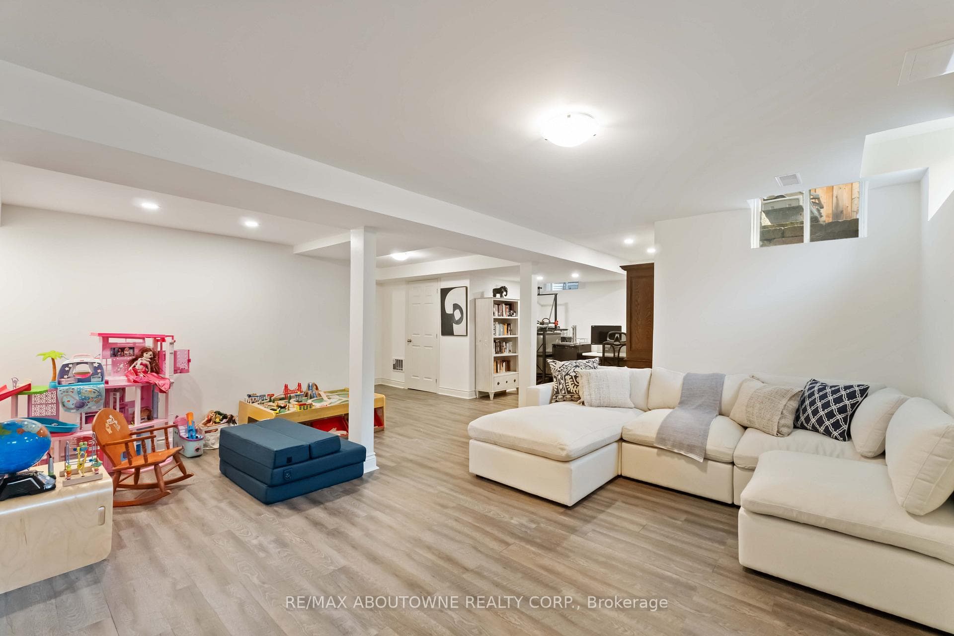 28 Babcock Street photo 35