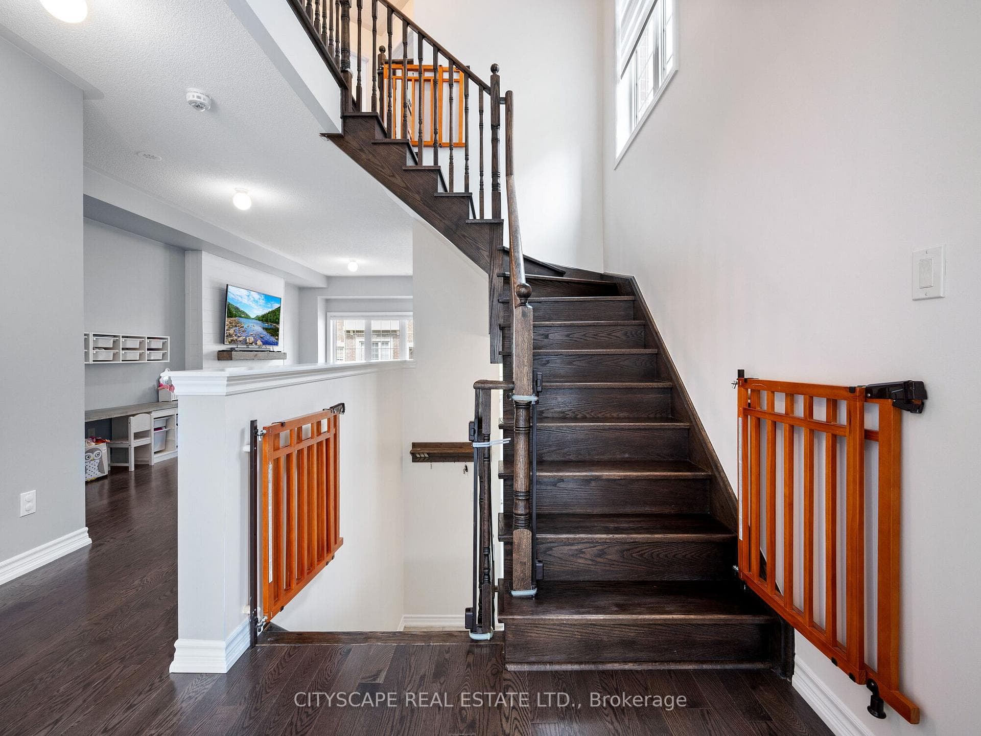 13 Aspen Hills Road photo 21