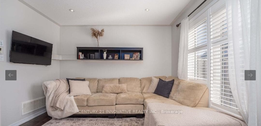 26 Duncan Avenue photo 5