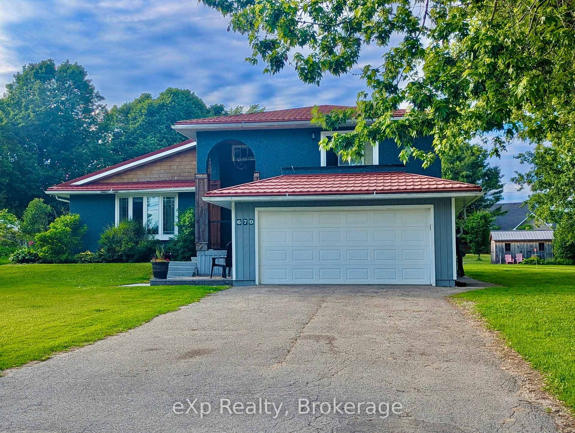 670 Joynt Street photo 2