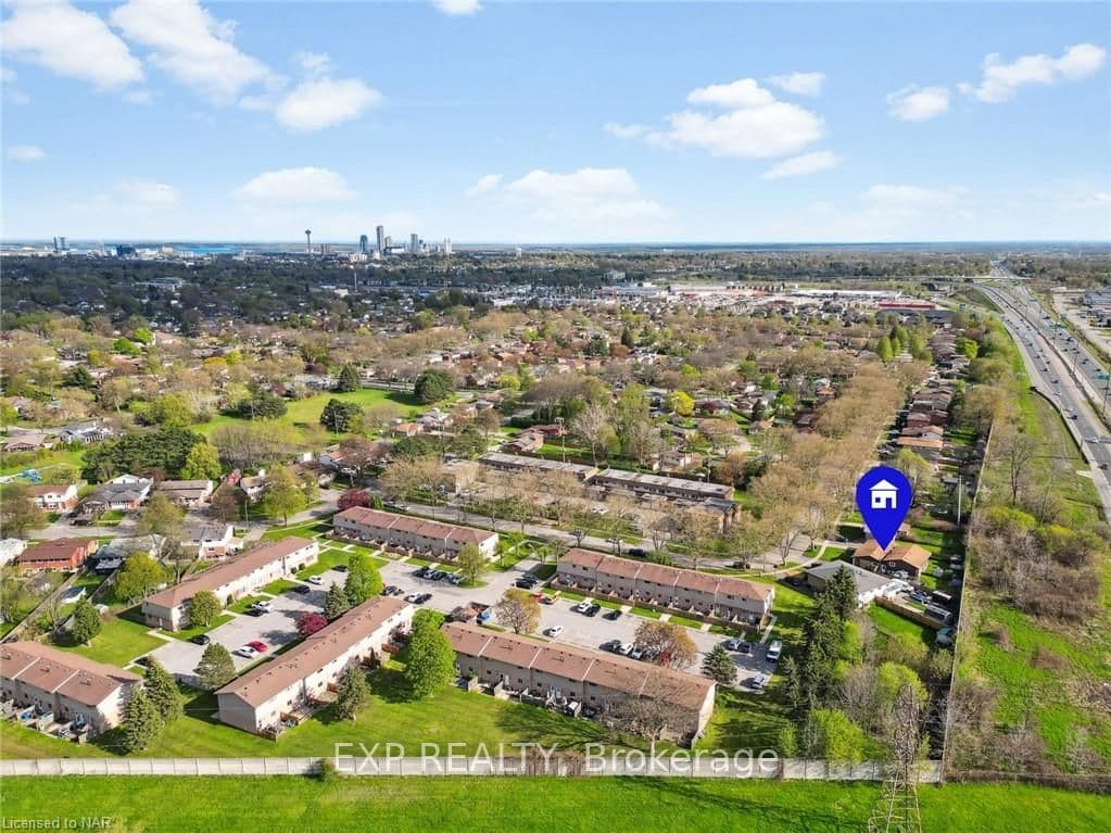 4261 MEADOWVALE Drive photo 28