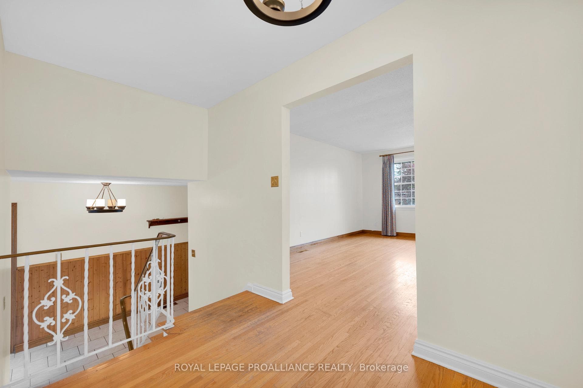 595 Victoria Avenue photo 9