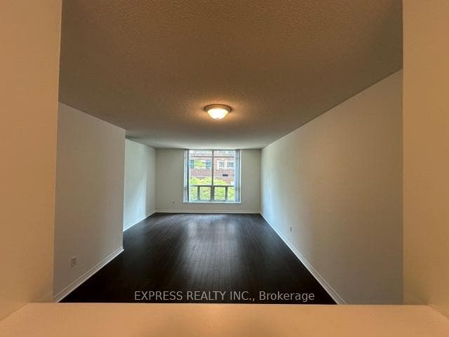 942 Yonge Street Unit 205 photo 4