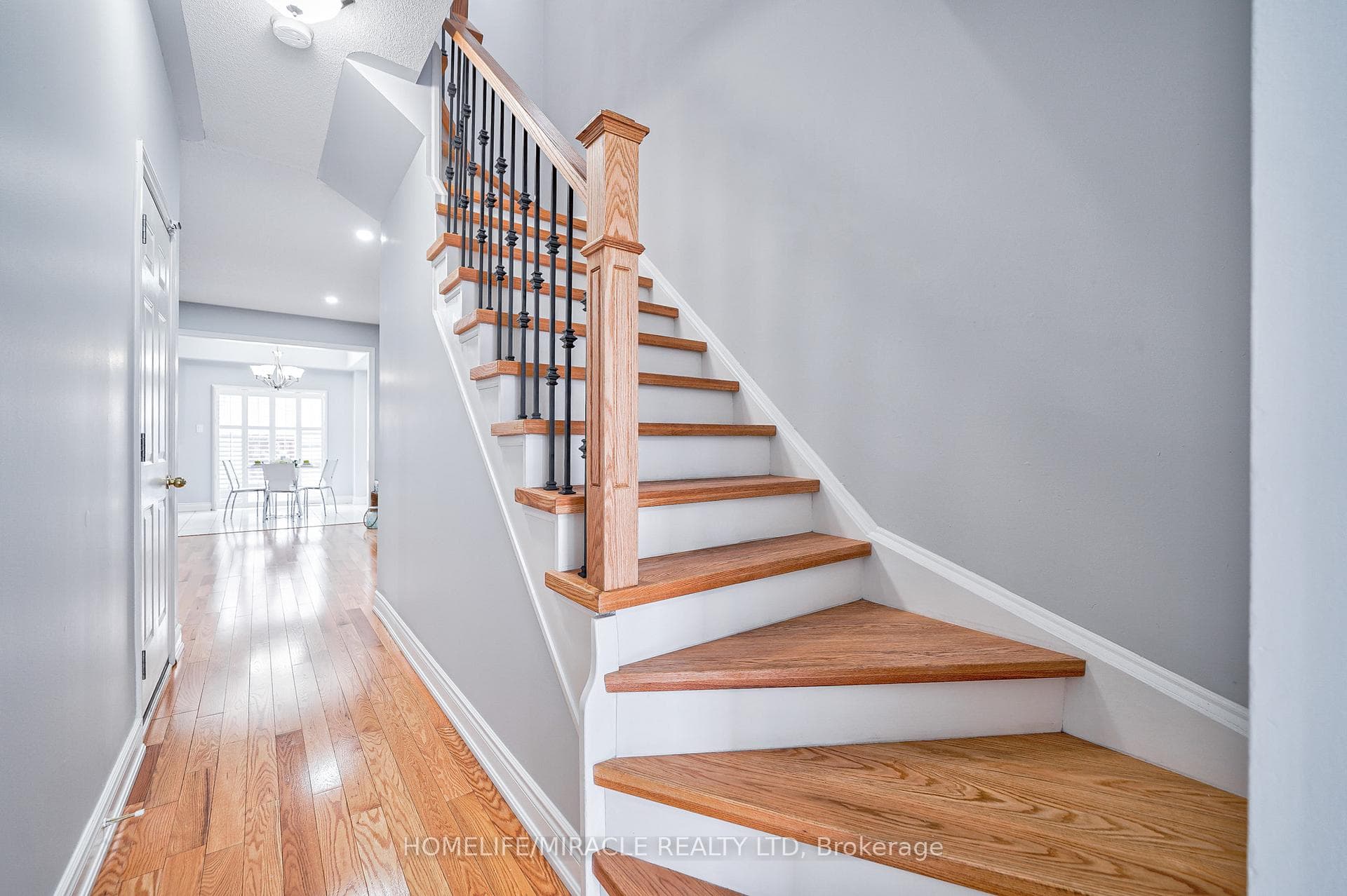 35 Crumlin Crescent photo 5