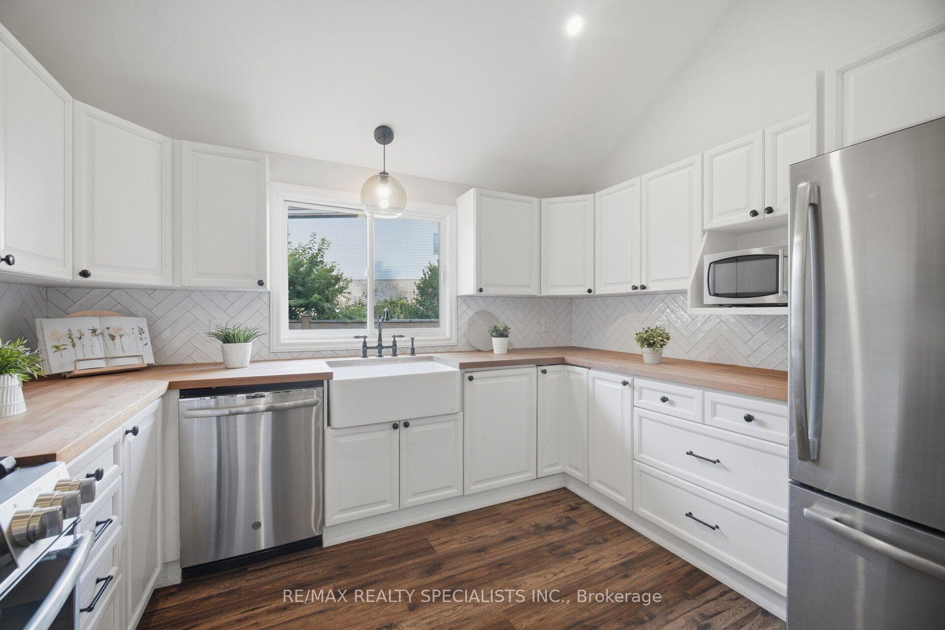 408 Flannery Drive photo 11
