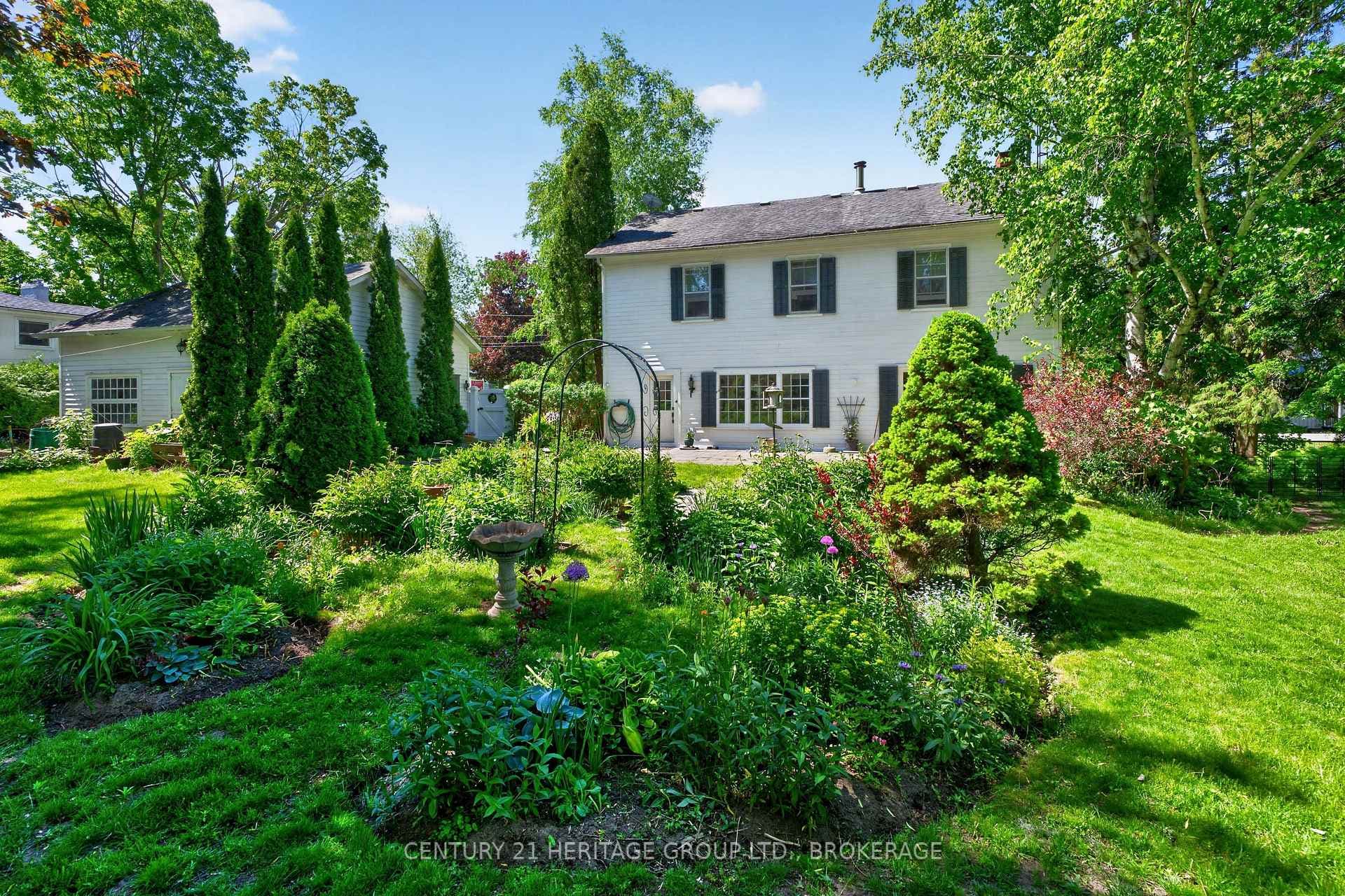 136 Old Danforth Road photo 9