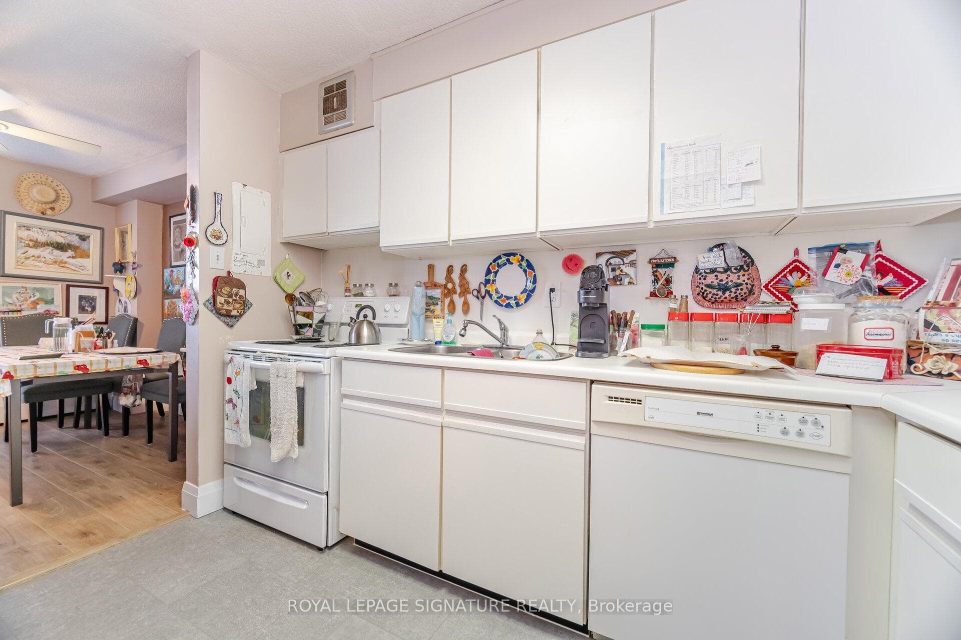 541 Blackthorn Avenue Unit 1110 photo 19