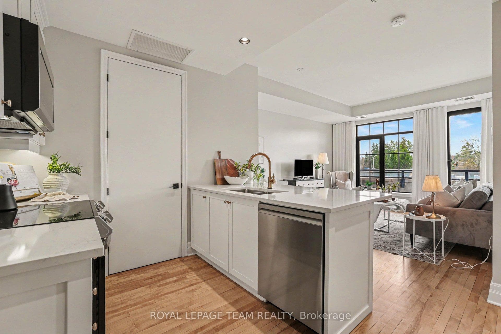330 Loretta Avenue Unit 301 photo 14