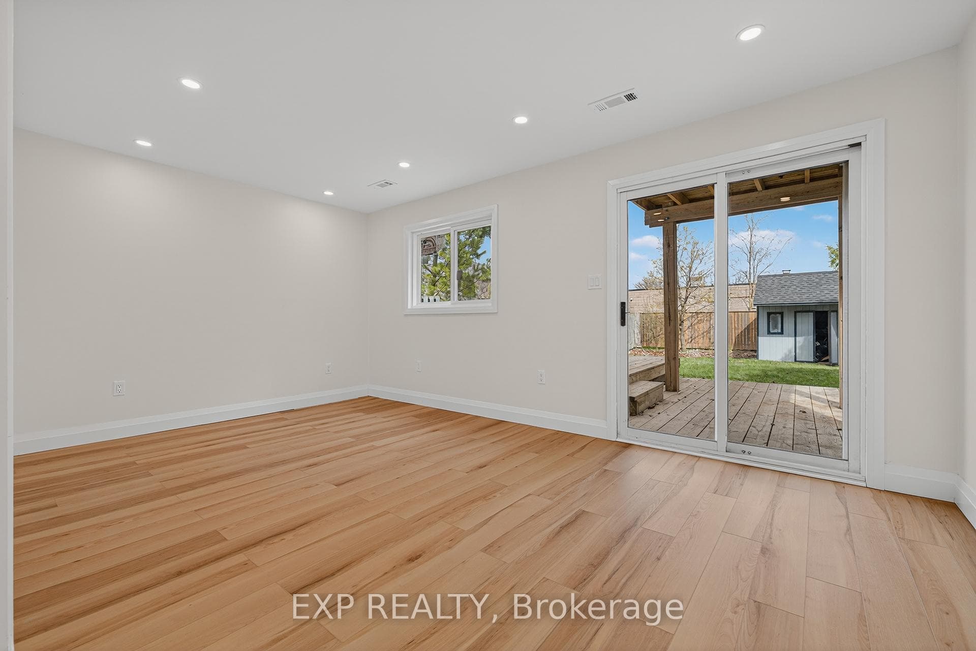 101 Anastasia Crescent photo 15