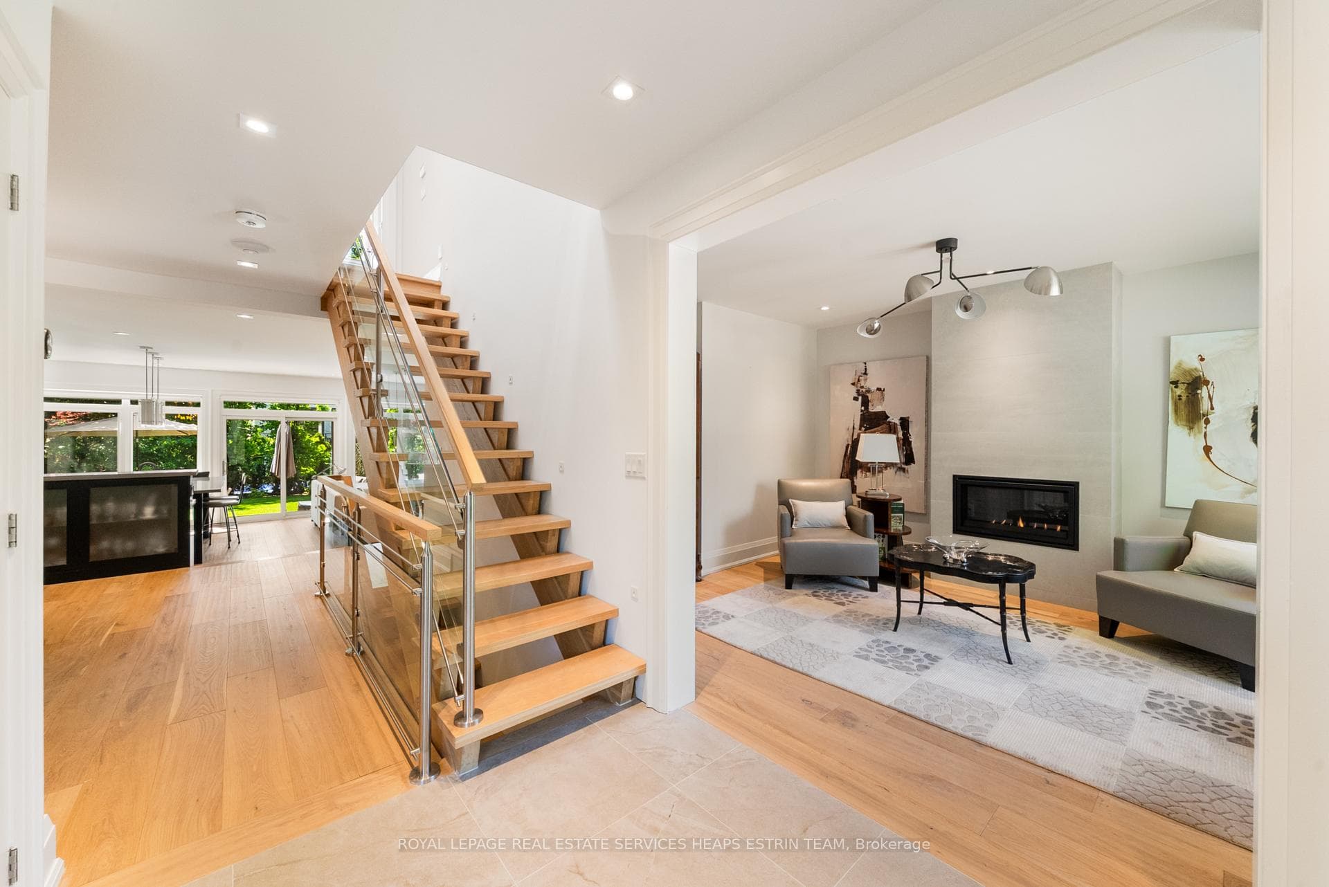 565 Deloraine Avenue photo 2