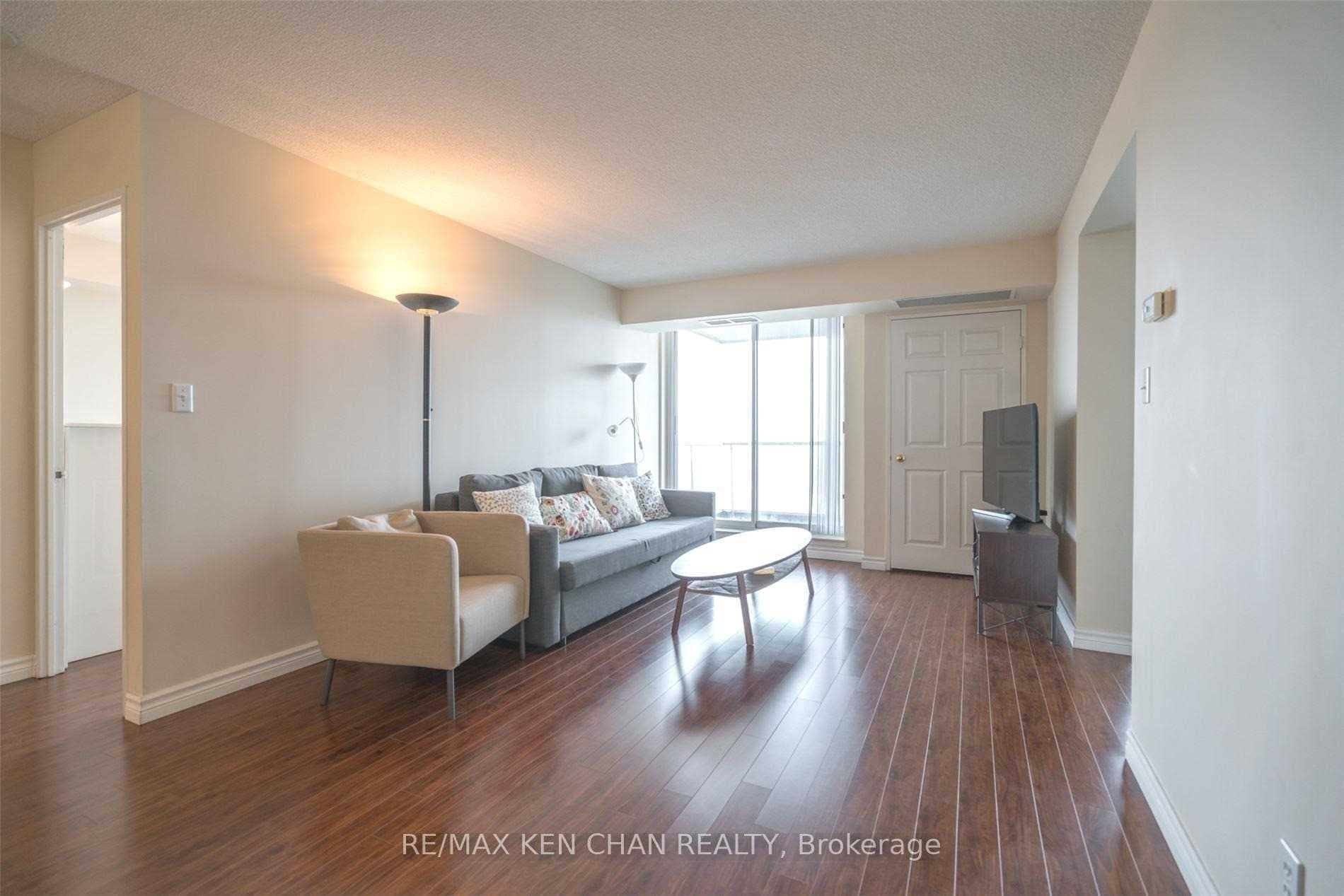 18 Hillcrest Avenue Unit Ph204 photo 3