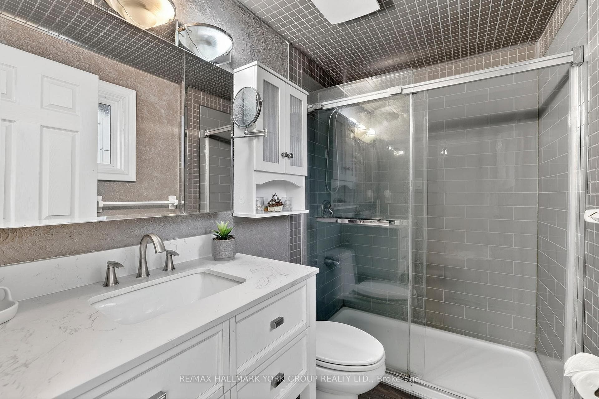 459 Sandford Street photo 31