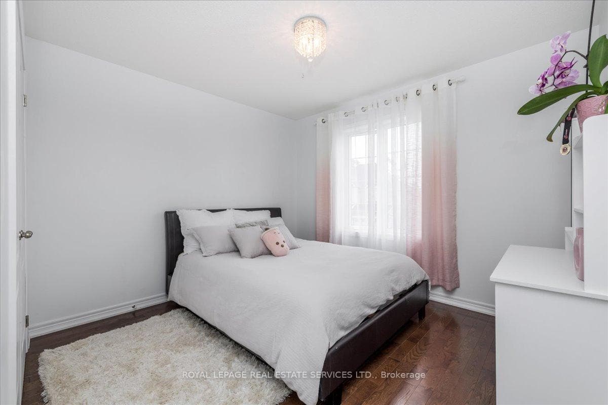 142 Gardiner Drive photo 19