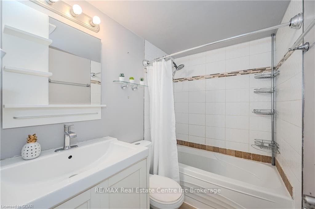 105 CONROY Crescent Unit 106 photo 9