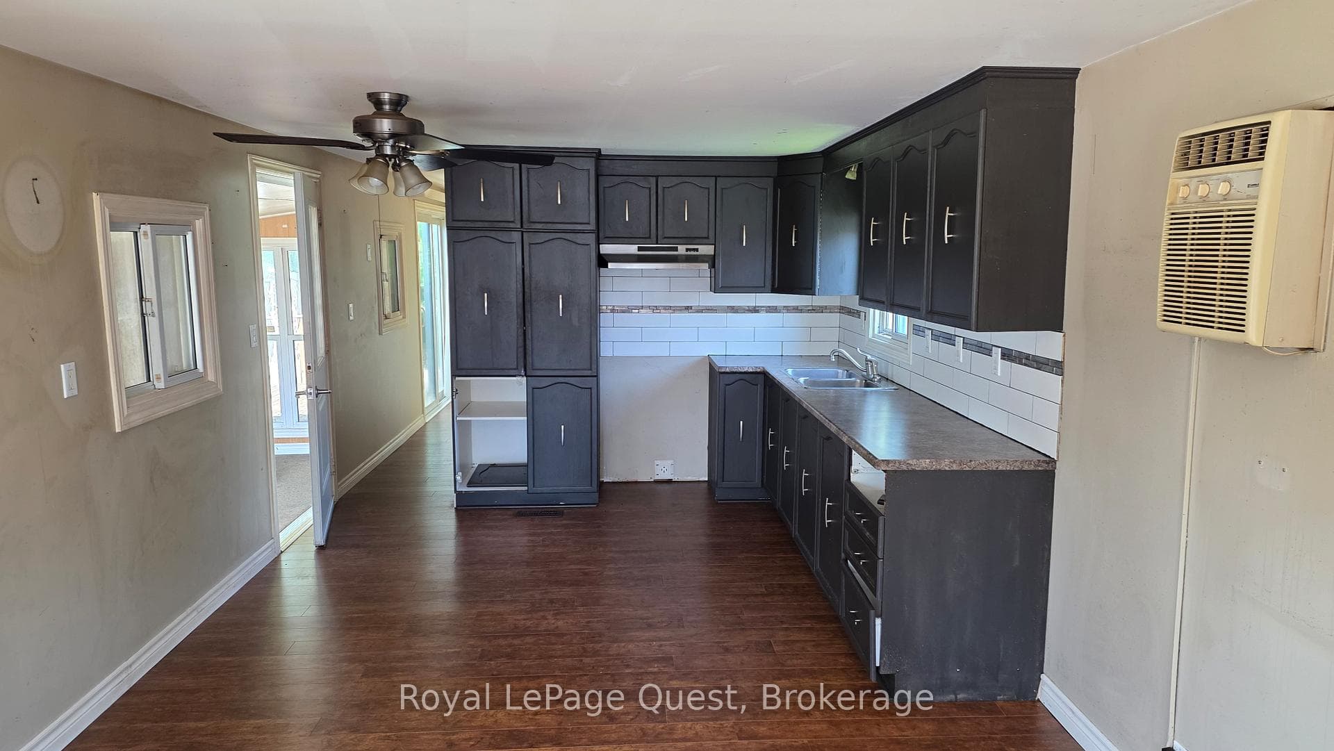 26 DUNN Avenue Unit 17 photo 4