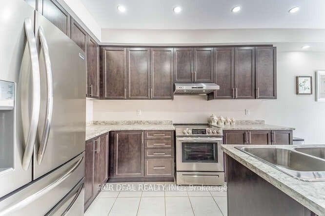 1118 Edinburgh Drive photo 10