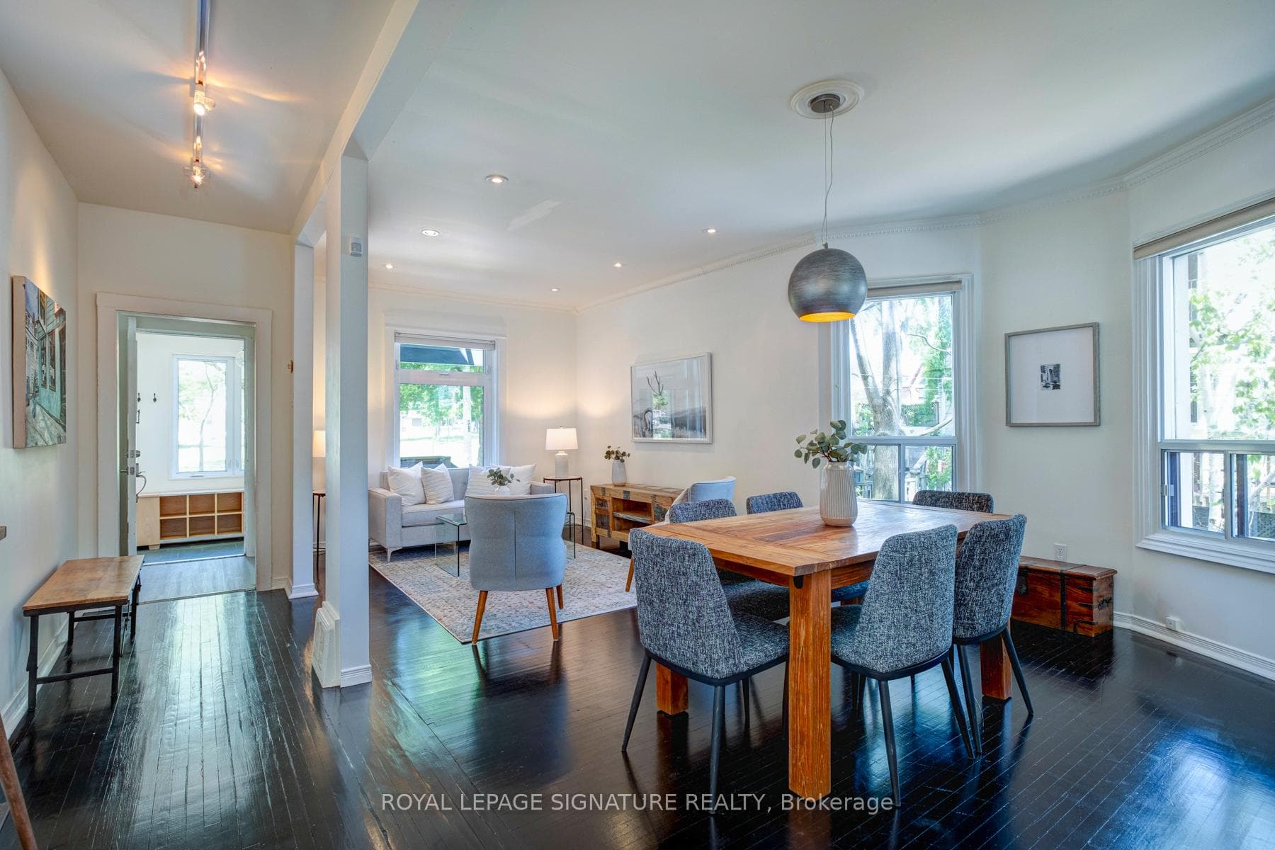 1 Southview Avenue photo 1